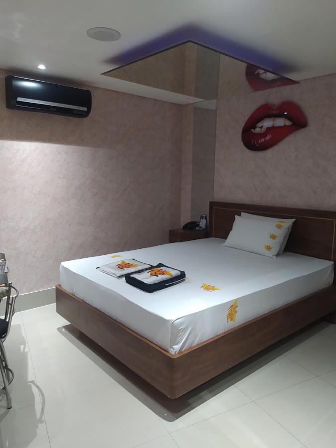 Motel La Folia Ribeirão Preto Extérieur photo